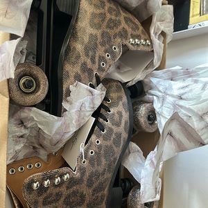 Jessica Simpson Leopard roller skates 9